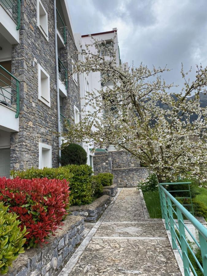 Kalavrita Luxurious Apartments エクステリア 写真